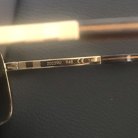 Louis Vuitton - Attitude Gold U - Sunglasses - Picture 5 of 8